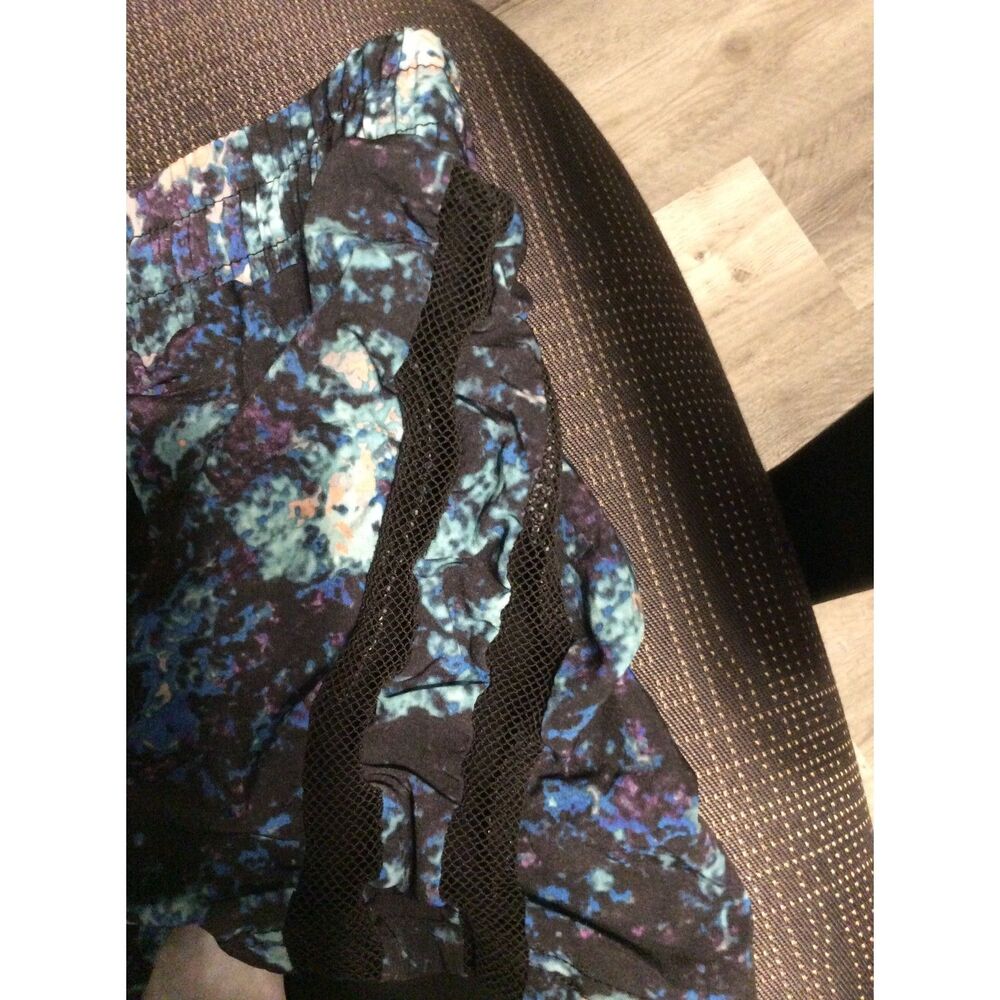 Fabletics Large Print Drawstring Shorts Workout L… - image 4